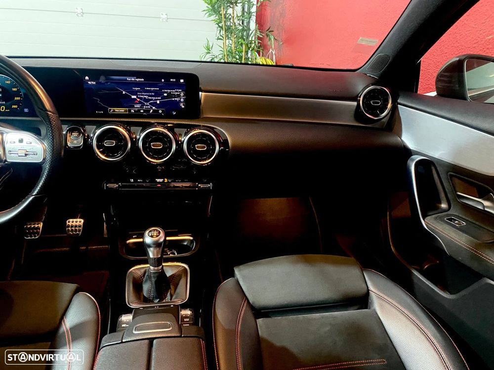 Mercedes-Benz A 180 d AMG Line - 24