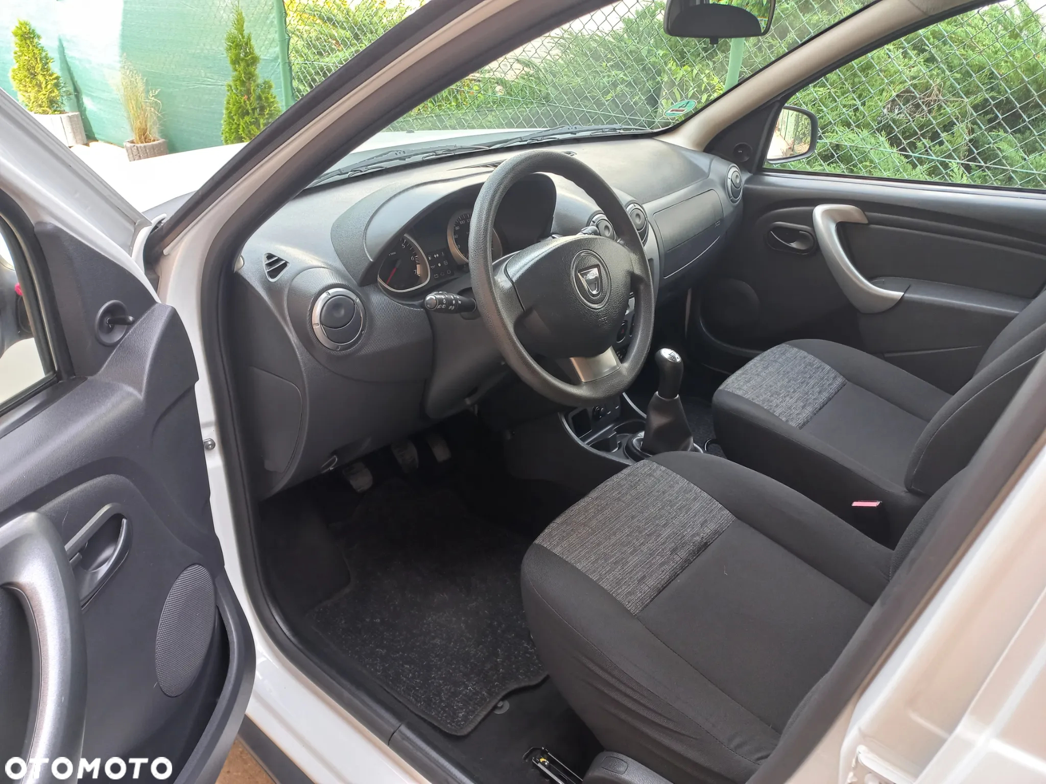 Dacia Duster 1.6 - 14