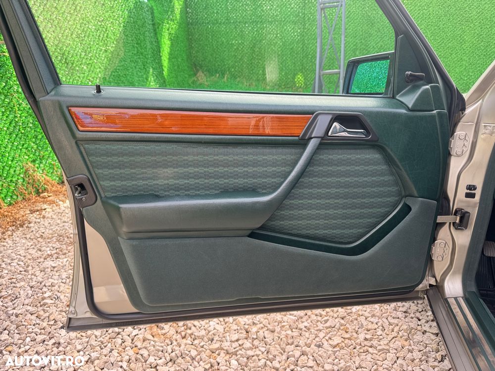 Mercedes-Benz E - 13