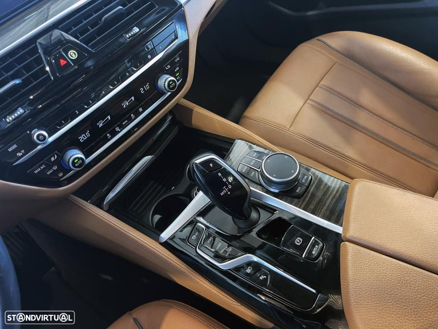 BMW 530 e Line Luxury - 17