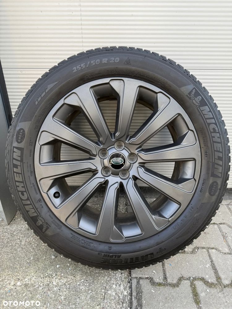 Land Rover Range Rover Velar 3.0 D300 mHEV R-Dynamic SE - 25