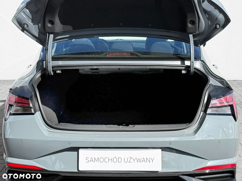 Hyundai Elantra 1.6 Smart CVT - 13