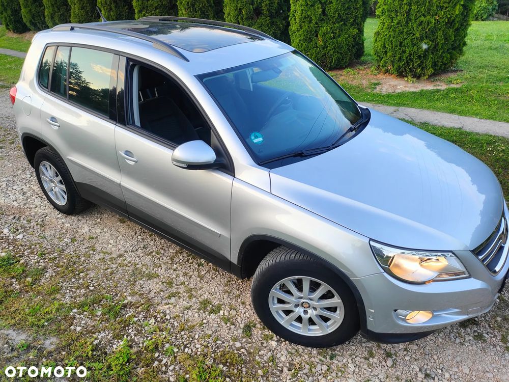 Volkswagen Tiguan - 1