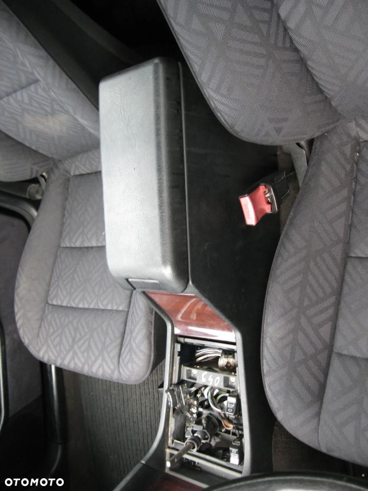 202 mercedes podlokietnik - 1