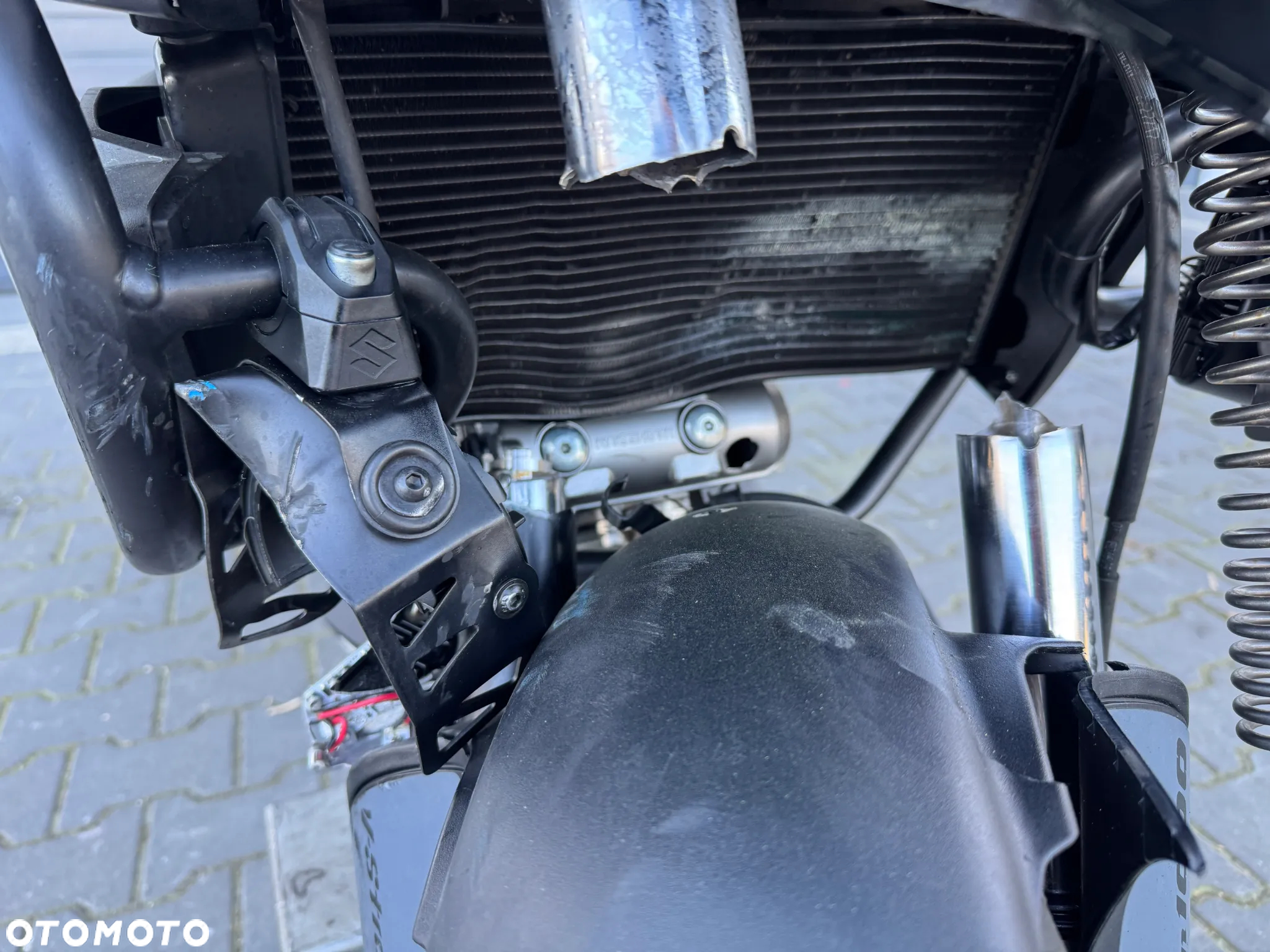 Suzuki V-STROM - 14