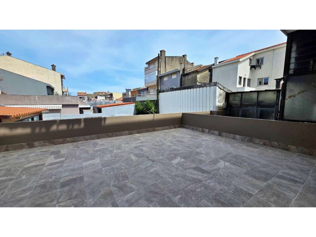 Apartamento T2 com terraço próximo da praia - Grande imagem: 4/16