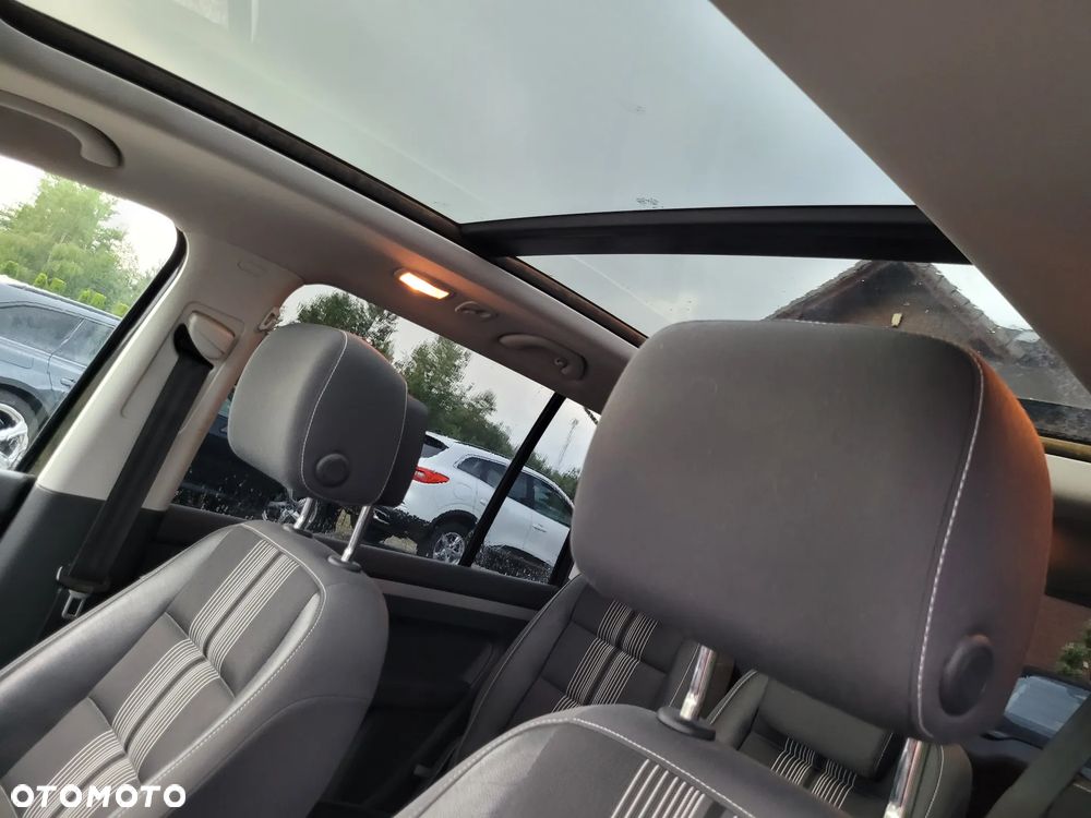 Volkswagen Touran 2.0 TDI DPF MATCH - 6