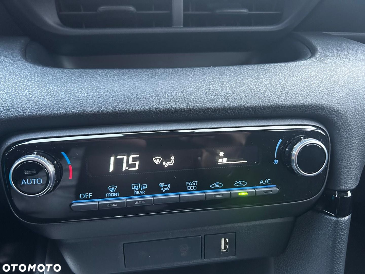 Toyota Yaris Hybrid 1.5 Comfort - 14