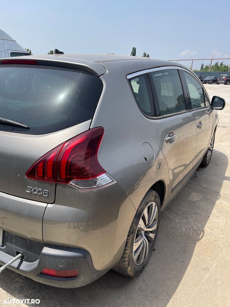 Dezmembrez Peugeot 3008 2014 1.6 HDI - 3