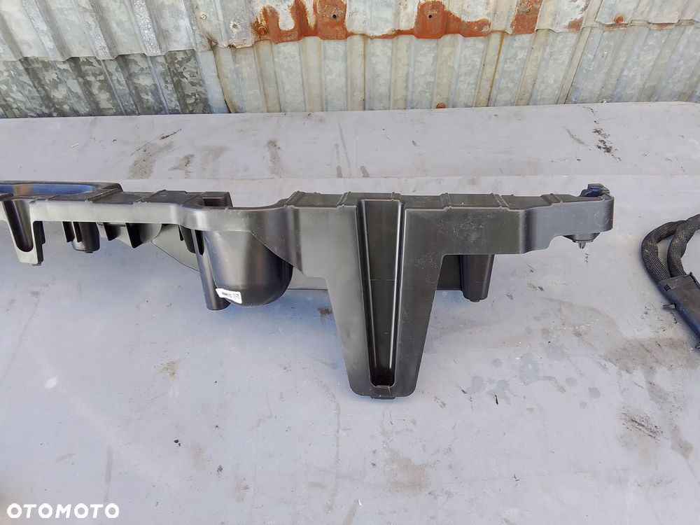 wspornik bagażnika lewy bmw ix i20 7948339 - 2