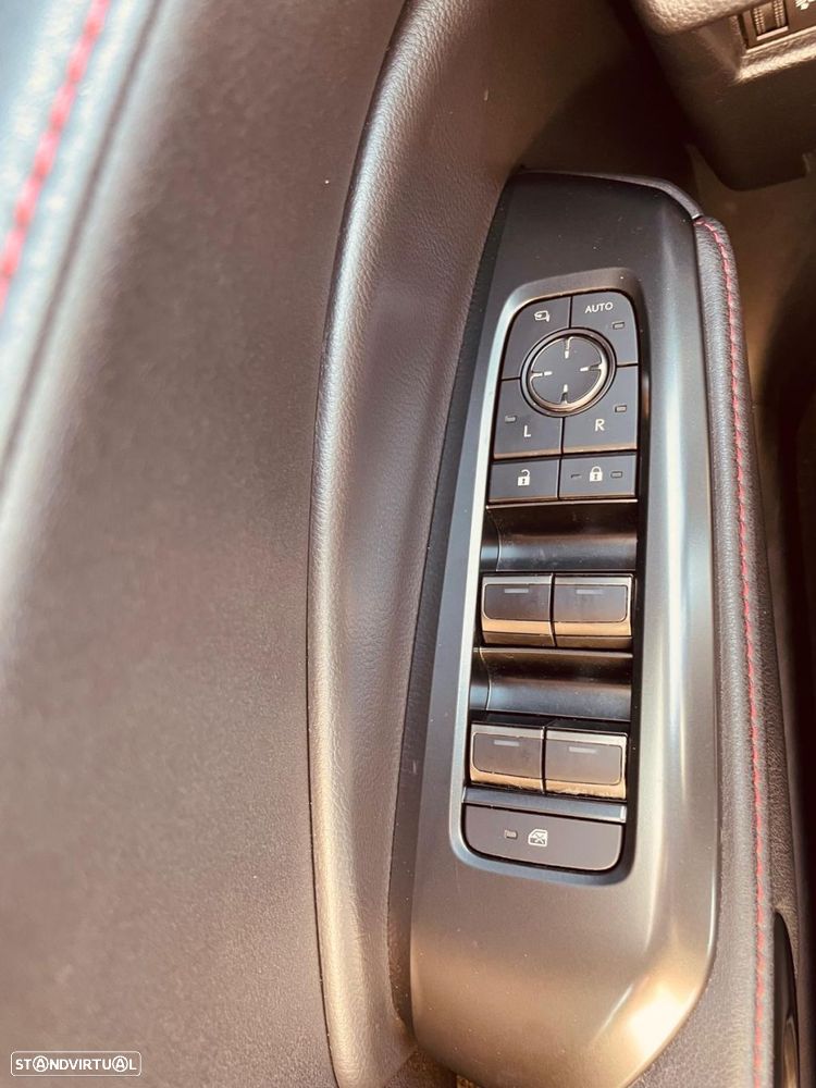 Lexus LBX Elegant - 27