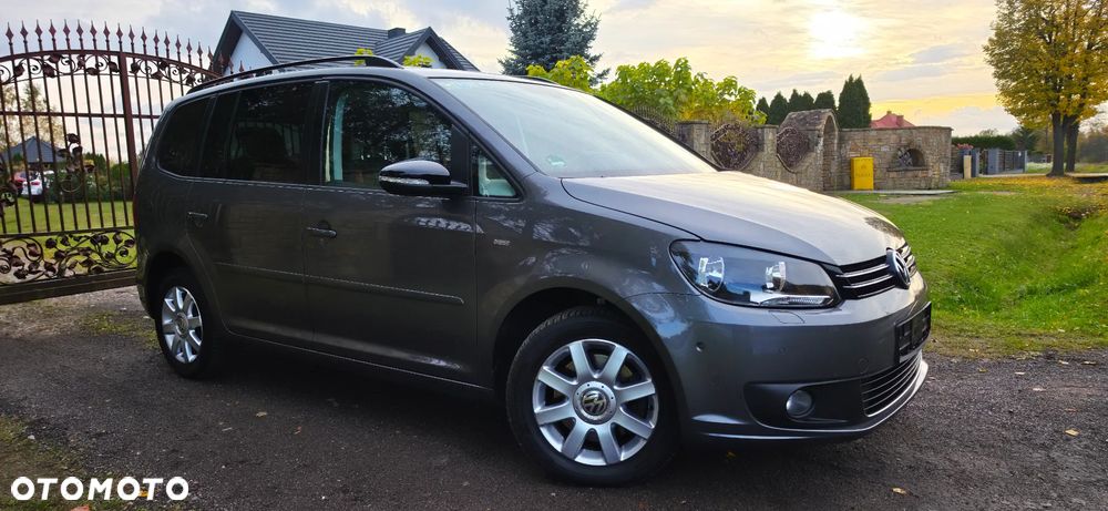 Volkswagen Touran 2012 photo 4