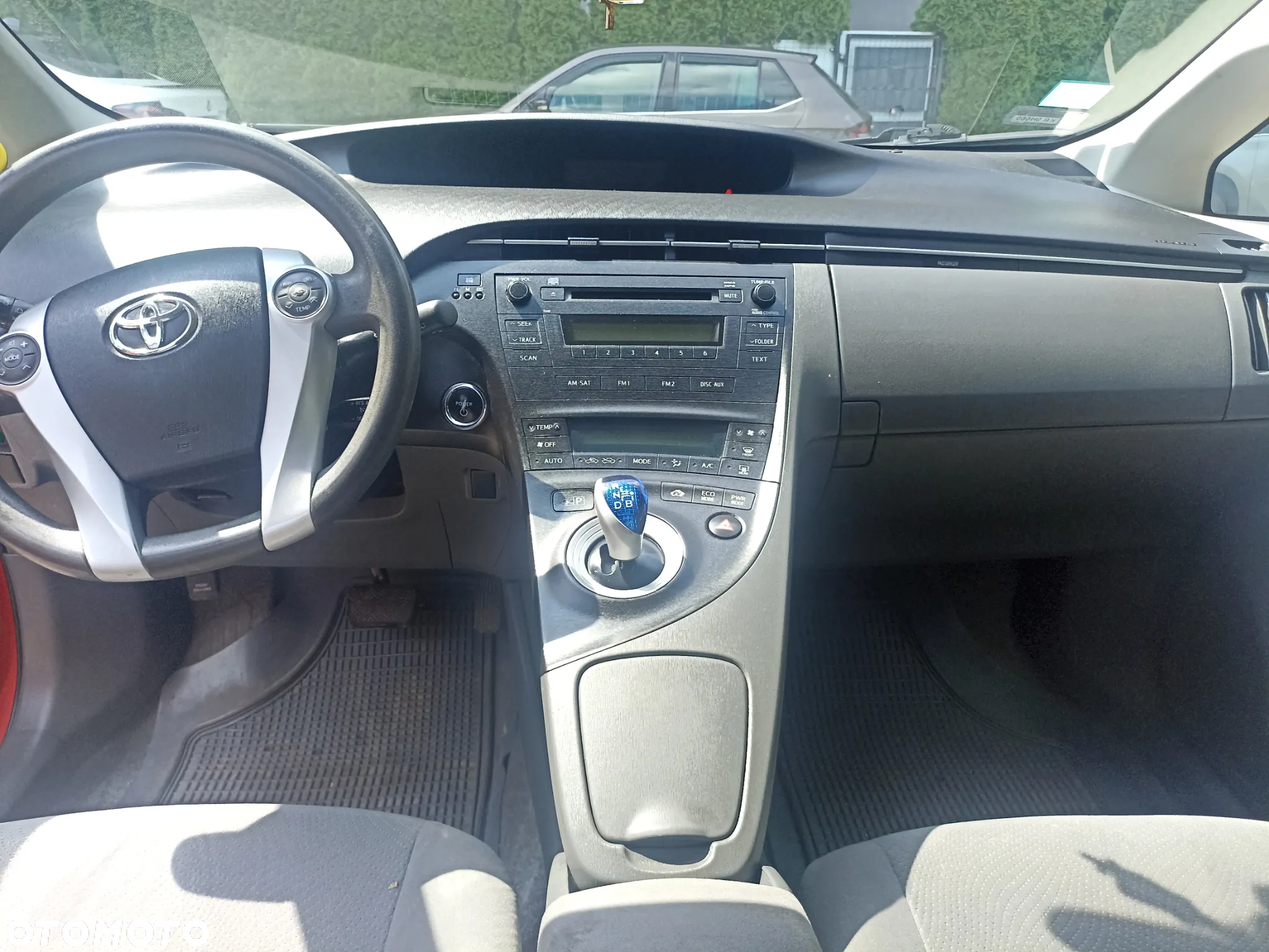 Toyota Prius 1.8 HSD Sol - 9