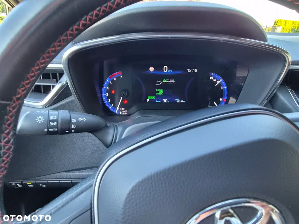 Toyota Corolla 1.8 Hybrid Club - 13