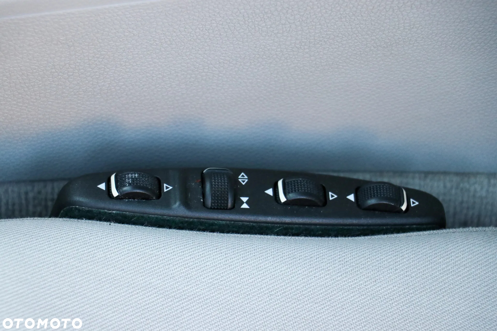 Mercedes-Benz Klasa C 200 T CDI DPF Automatik Elegance - 30