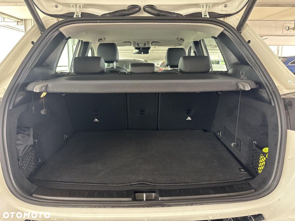 Mercedes-Benz GLA - 23