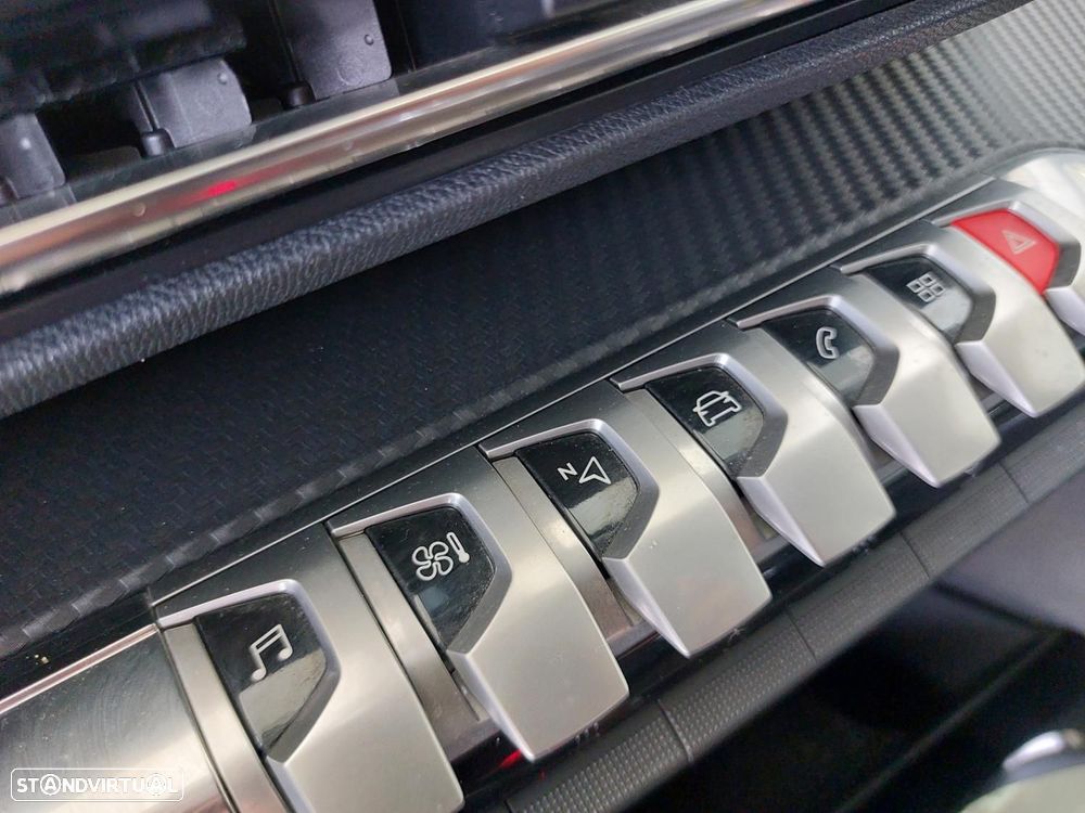 Peugeot 3008 1.5 BlueHDi Active Pack — fotografia 36