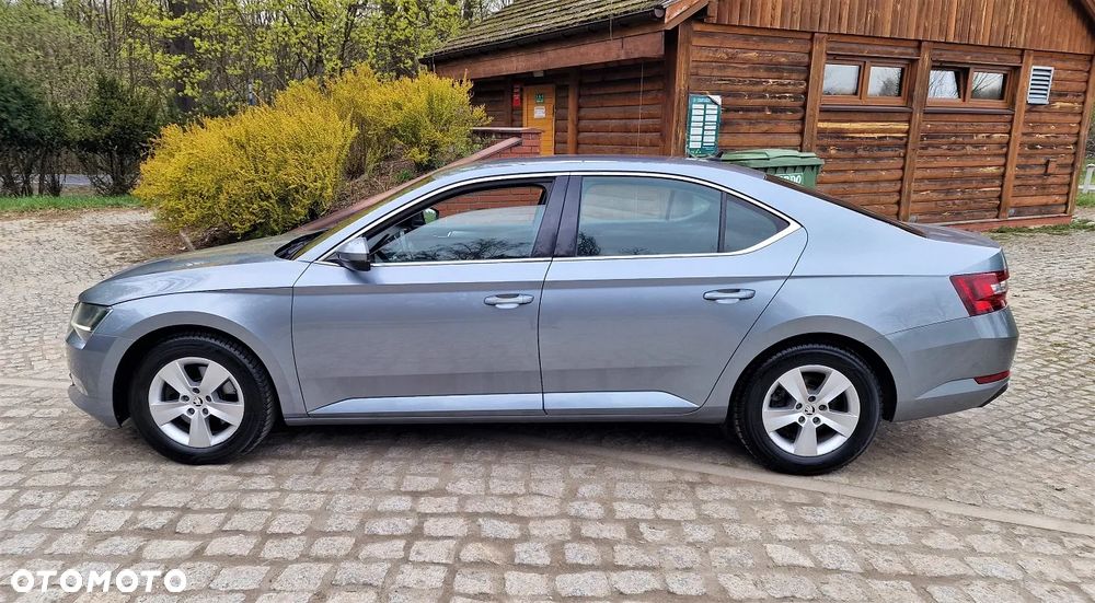 Skoda Superb 2.0 TDI Ambition - 6