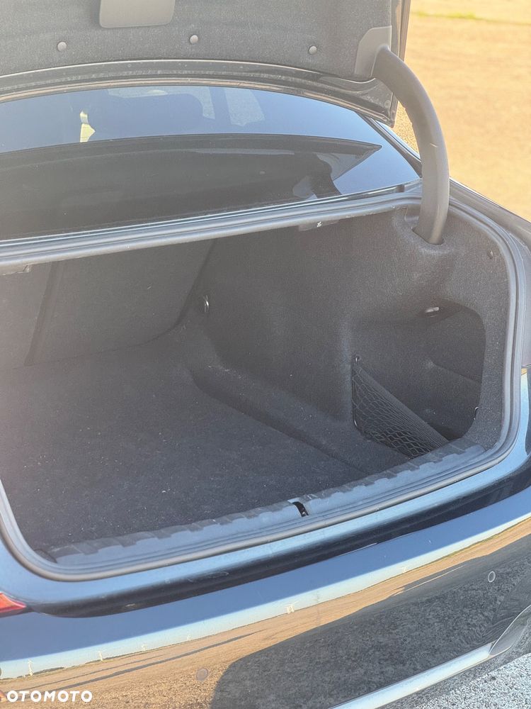 BMW Seria 3 330i M Sport - 32