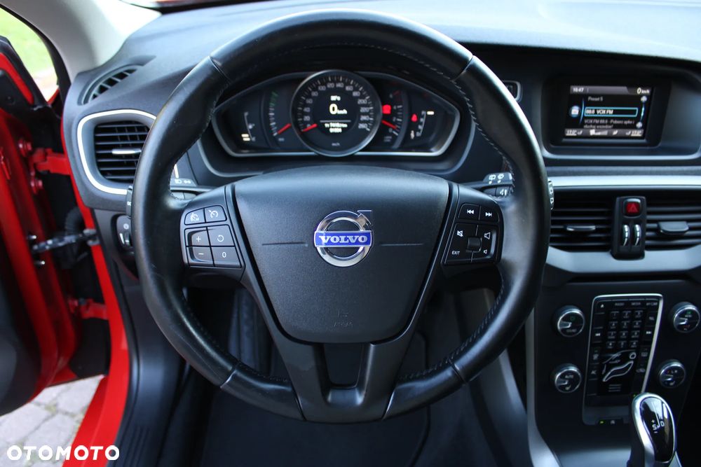 Volvo V40 D2 Momentum - 25