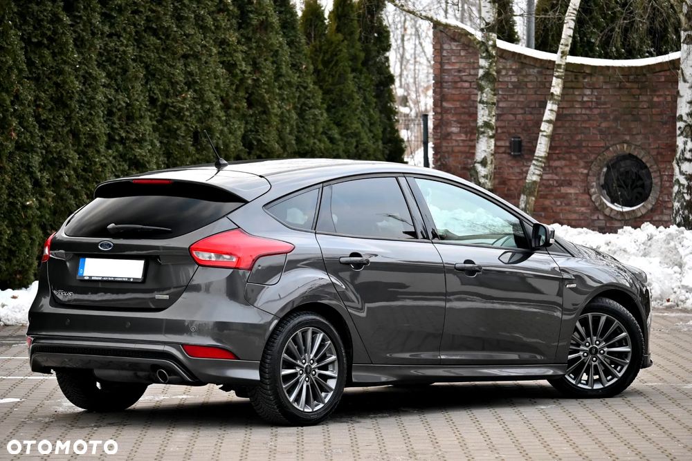 Ford Focus 1.5 EcoBoost ST-Line - 16