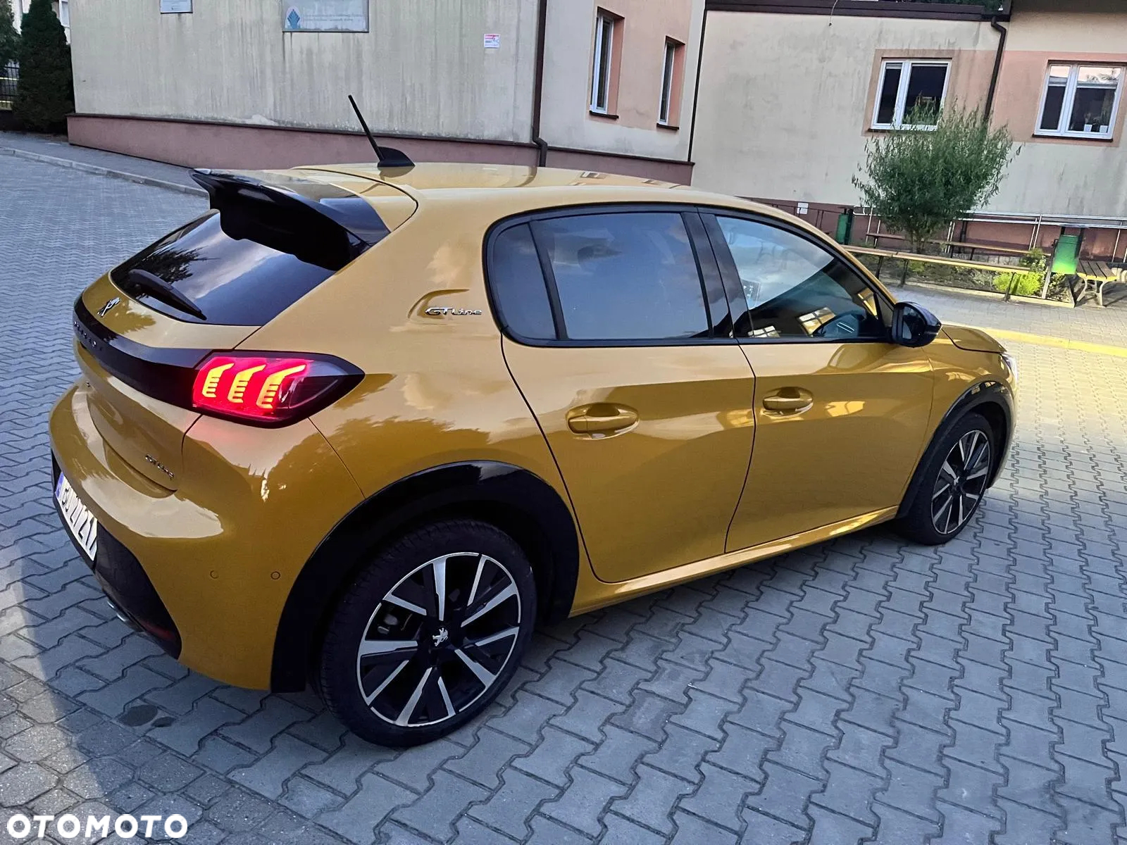 Peugeot 208 1.2 PureTech GT Line S&S EAT8 - 9
