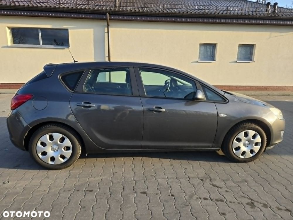 Opel Astra 1.4 - 9