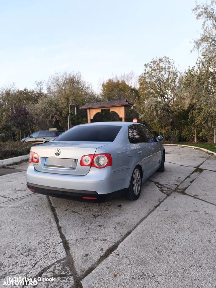 Volkswagen Jetta 1.6 TDI DPF Trendline - 12