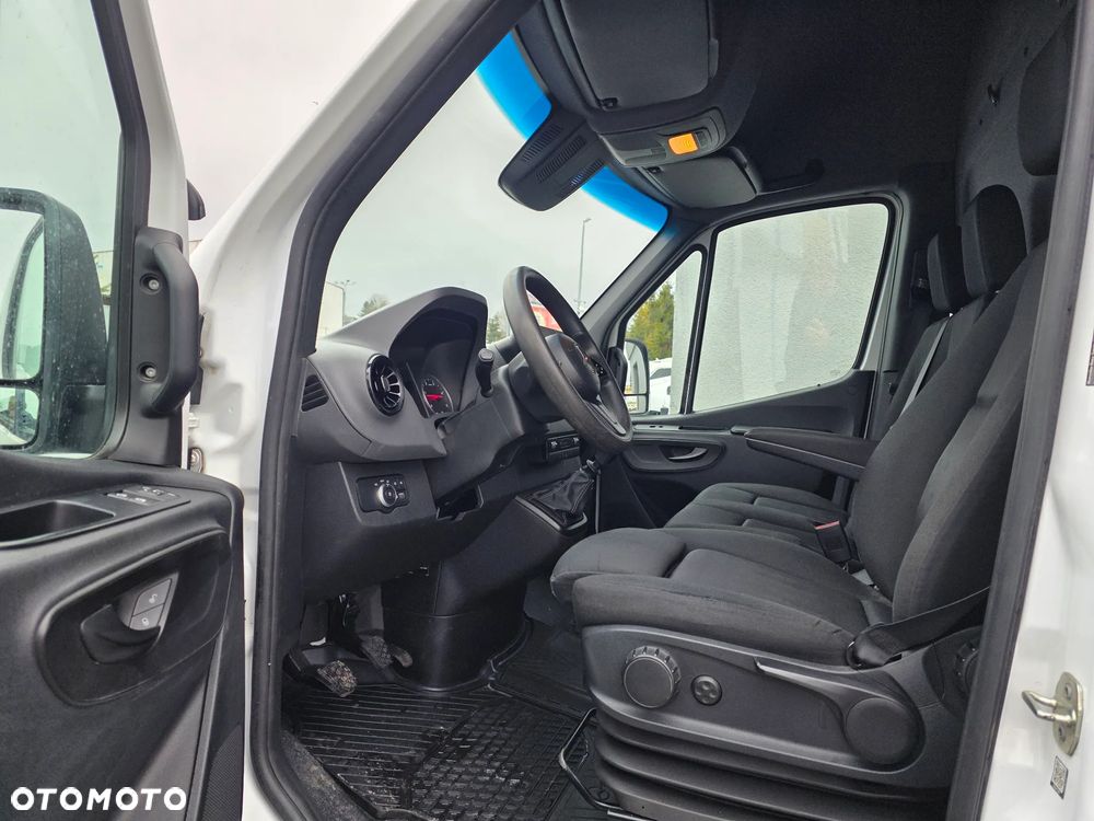Mercedes-Benz SPRINTER - 8