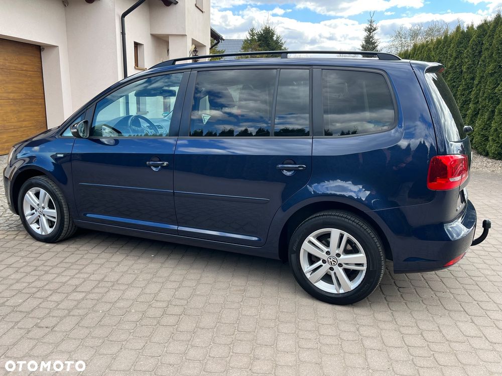 Volkswagen Touran - 12