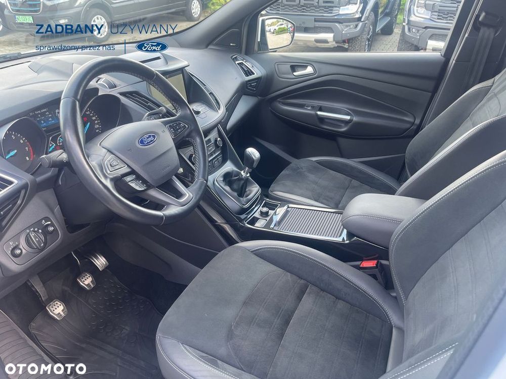 Ford Kuga 1.5 EcoBoost 2x4 ST-Line - 12