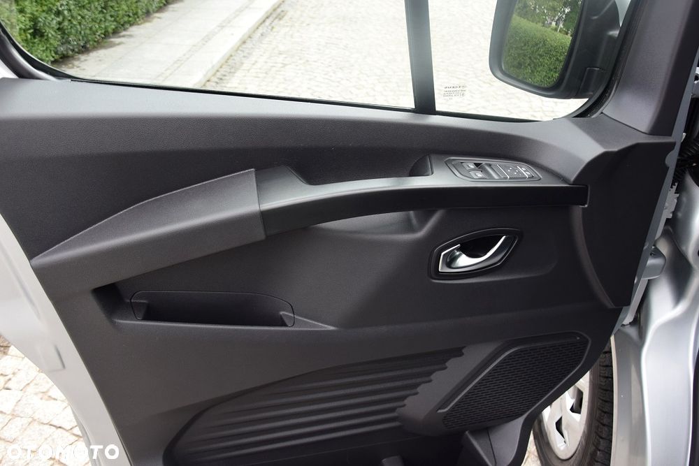 Renault Trafic - 17