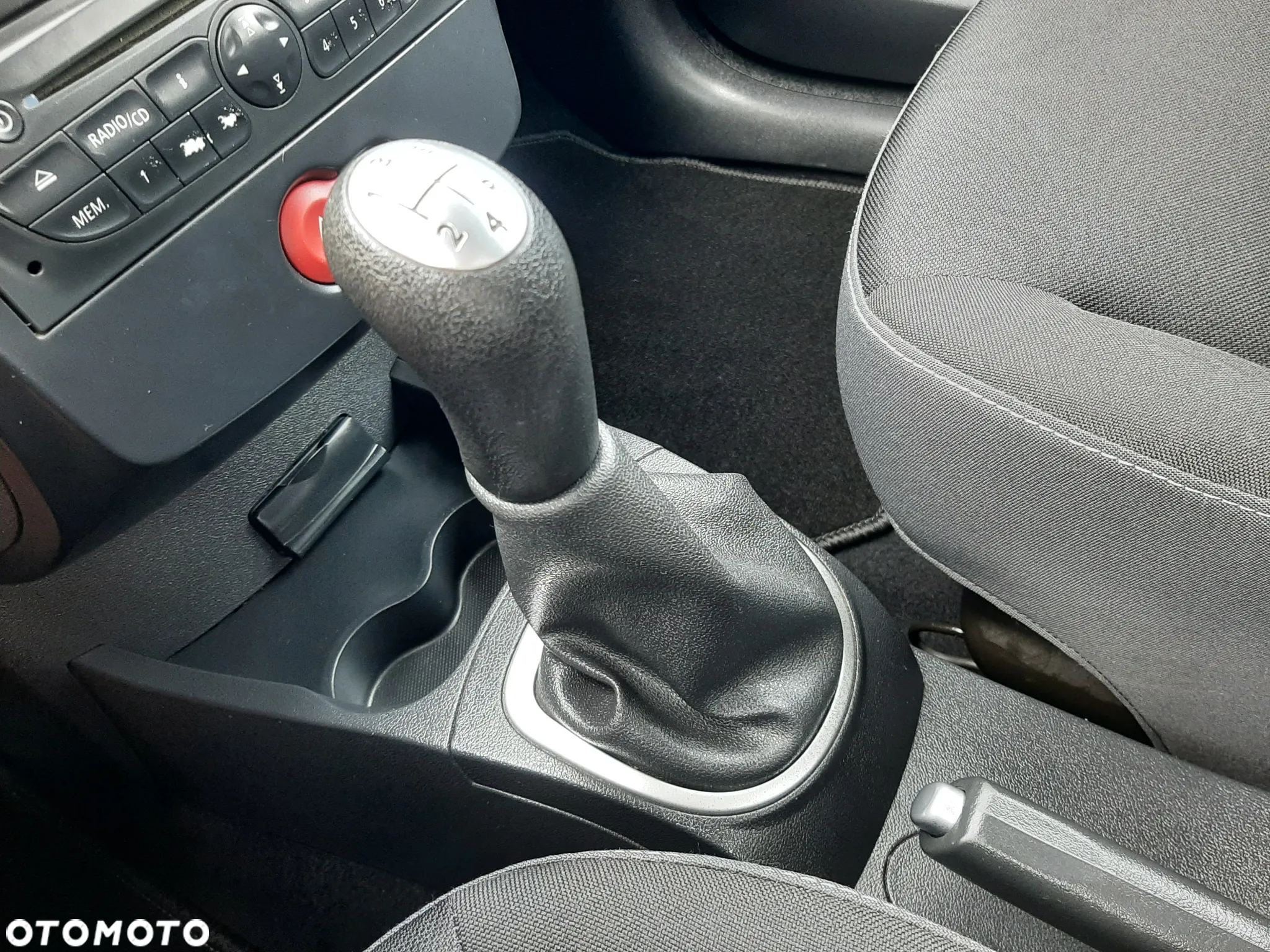 Renault Clio - 25