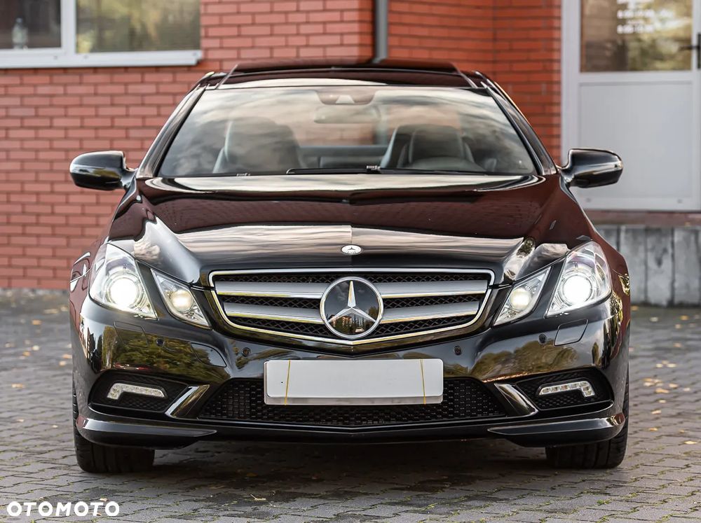 Mercedes-Benz Klasa E 350 CGI Coupe BlueEFFICIENCY 7G-TRONIC Avantgarde - 4
