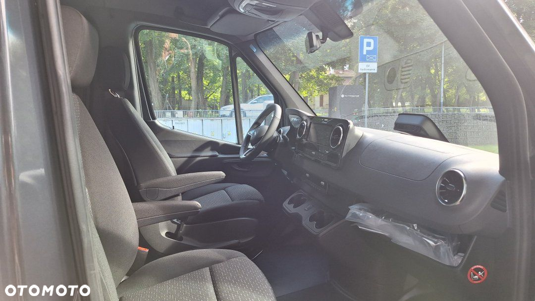 Mercedes-Benz Sprinter - 6