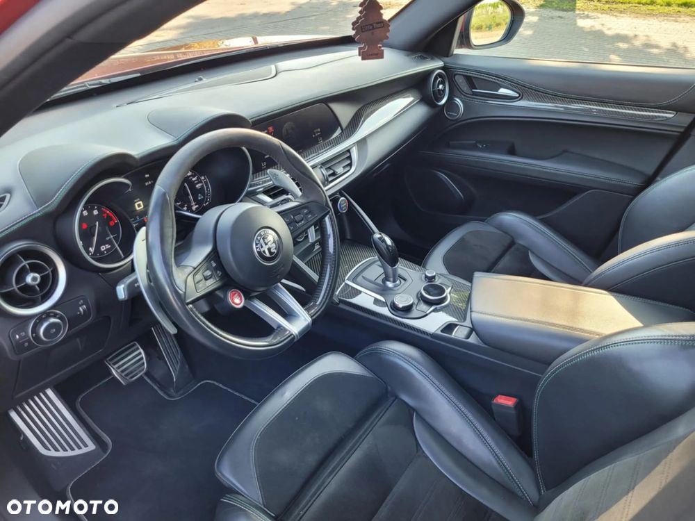 Alfa Romeo Stelvio V6 2.9 Bi-Turbo AT8-Q4 Quadrifoglio - 11