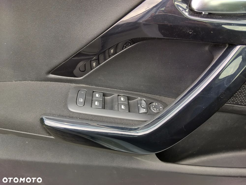 Peugeot 208 PureTech 82 Start & Stop Tech Edition - 32