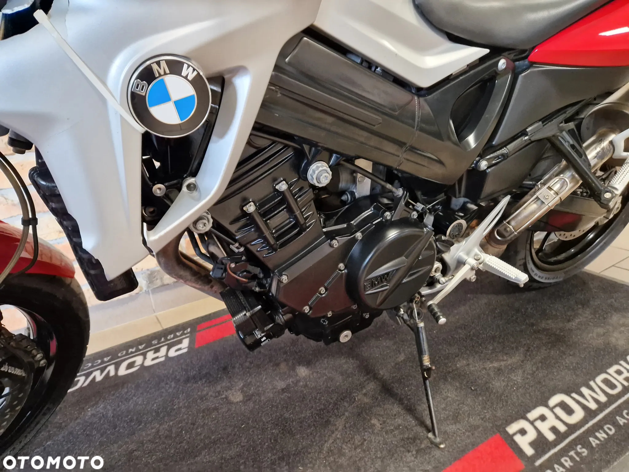 BMW F - 15