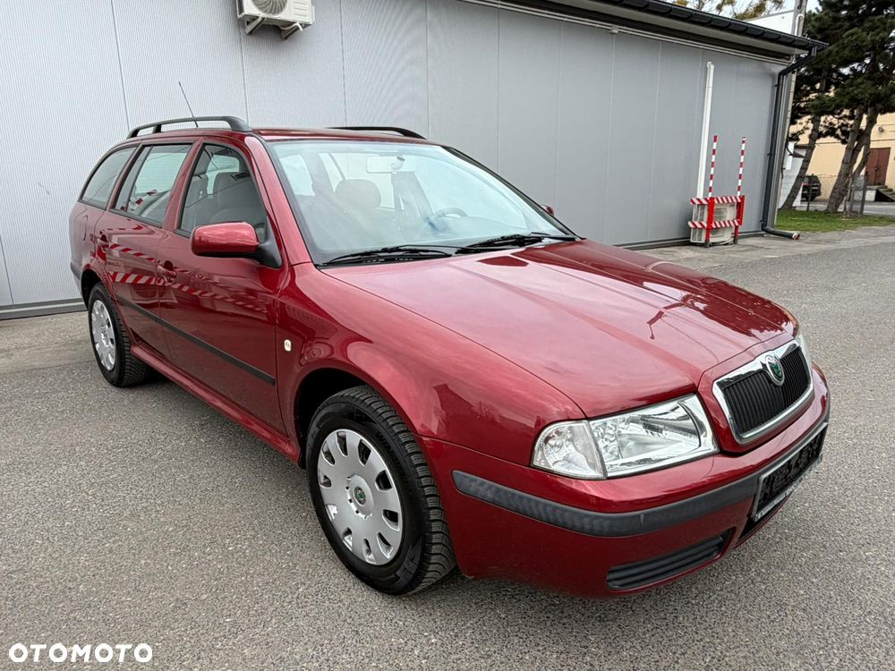 Skoda Octavia 1.6 Tour Sport - 2