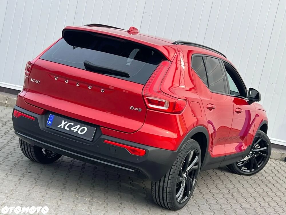 Volvo XC 40 B4 AWD Ultimate Dark - 3