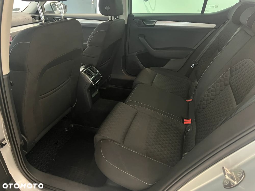 Skoda Superb 1.5 TSI Ambition DSG - 11