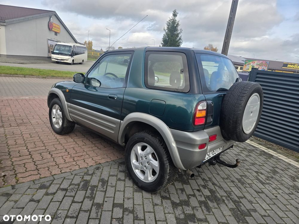 Toyota RAV4 2.0 - 6