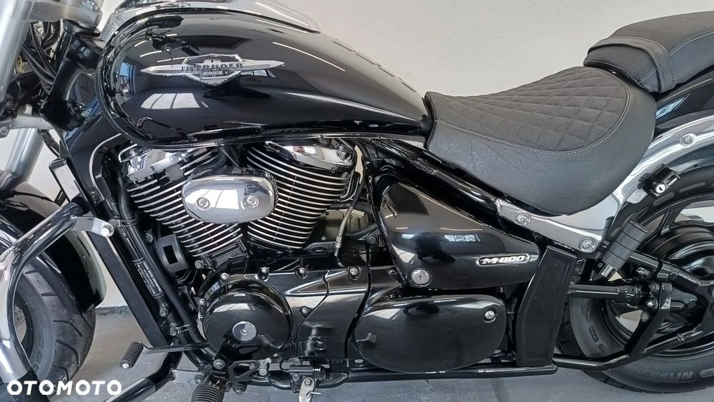 Suzuki Intruder - 17