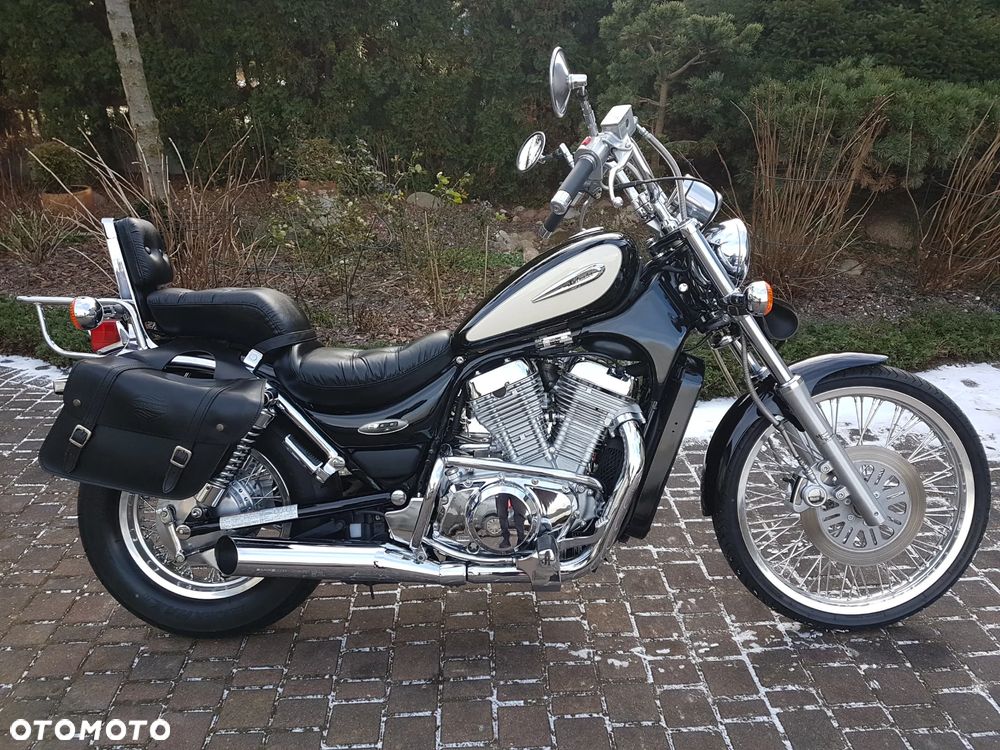 Suzuki Intruder - 4