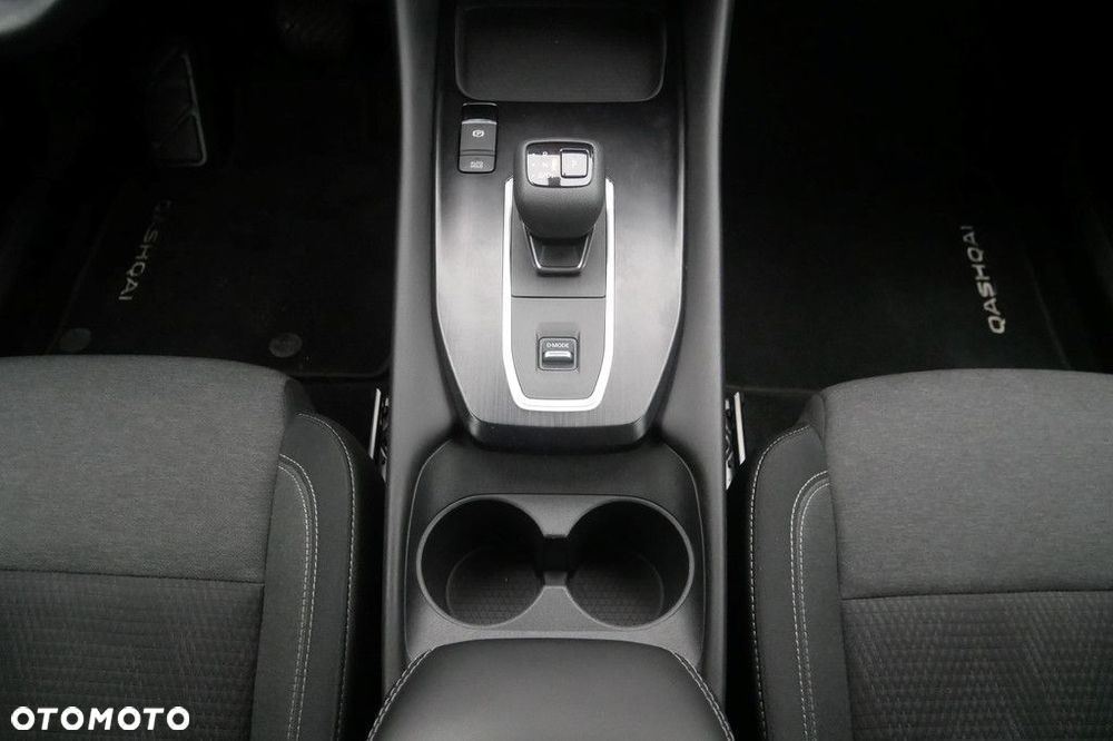 Nissan Qashqai 1.3 DIG-T mHEV N-Connecta Xtronic - 11