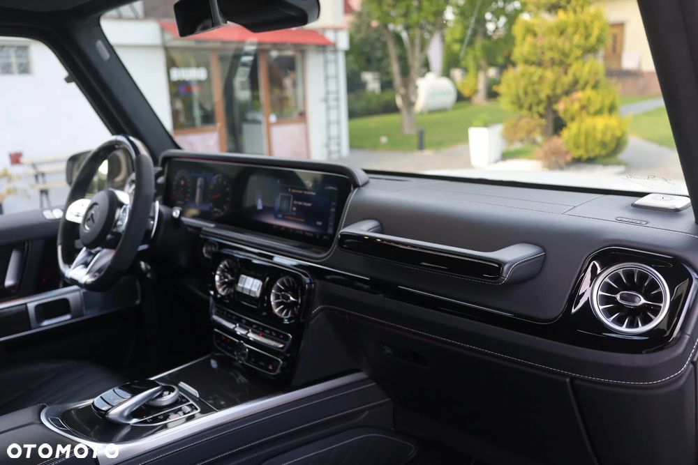 Mercedes-Benz Klasa G AMG 63 Stronger Than Time Edition - 39