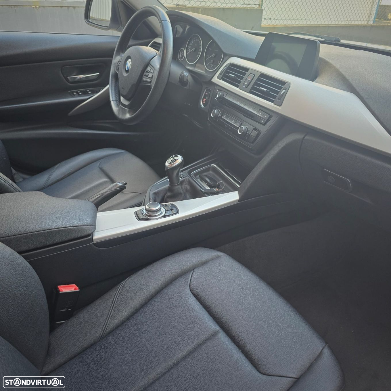BMW 320 d Touring EfficientDynamics Line Sport - 23