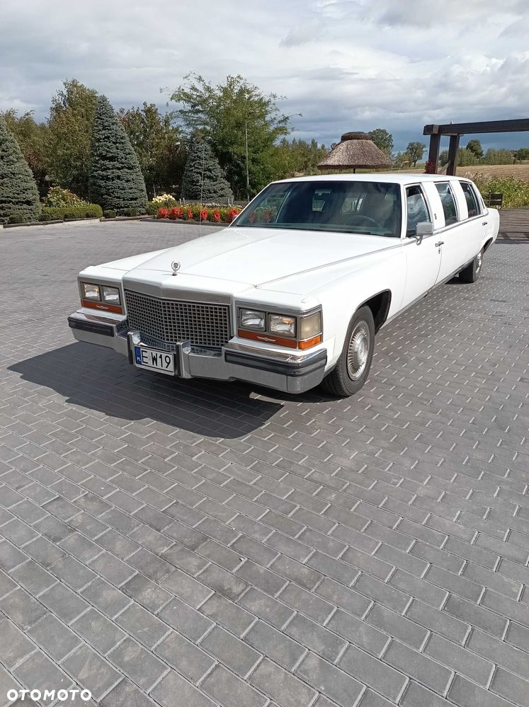 Cadillac Brougham - 1