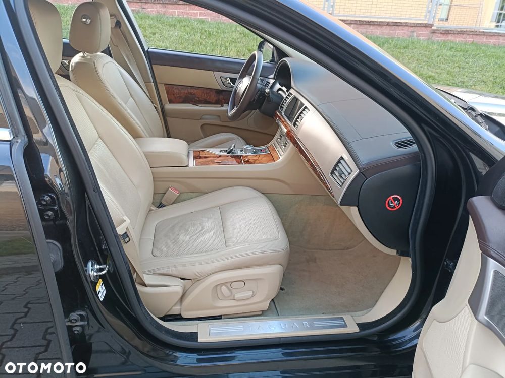 Jaguar XF 3.0 V6 Diesel Premium Luxury - 20