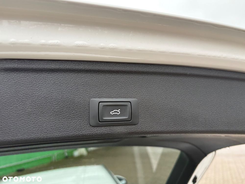 Audi A4 Avant 2.0 TDI - 24